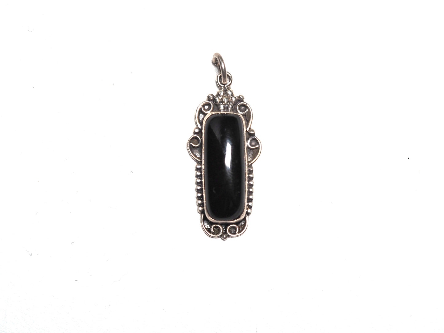 Req Onyx pendant