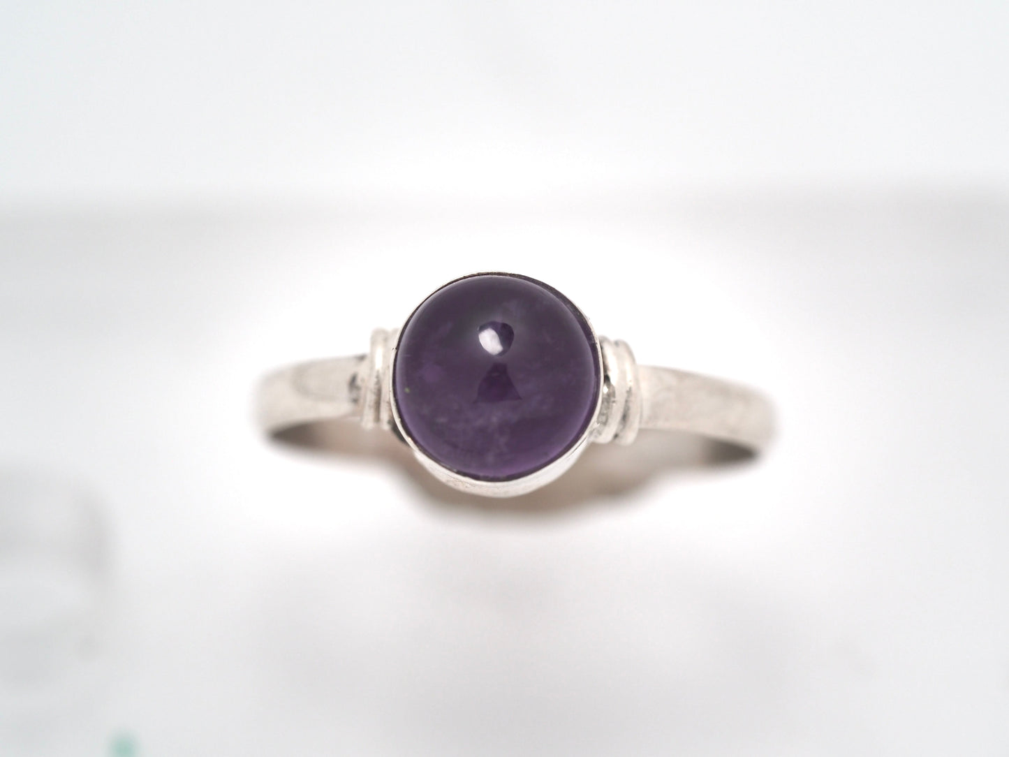 Tali pur Amethist Ring