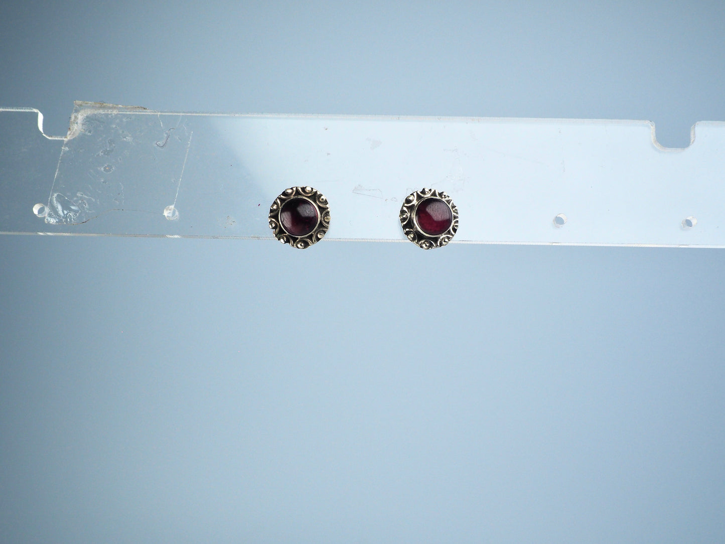 Garnet stud earring Silver 925