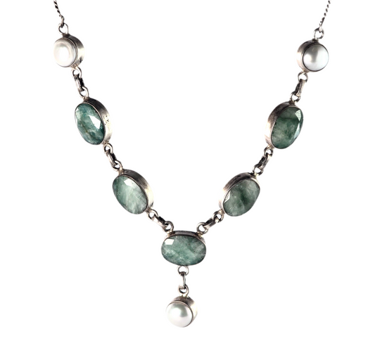Green Emerald Treasure with Pearls