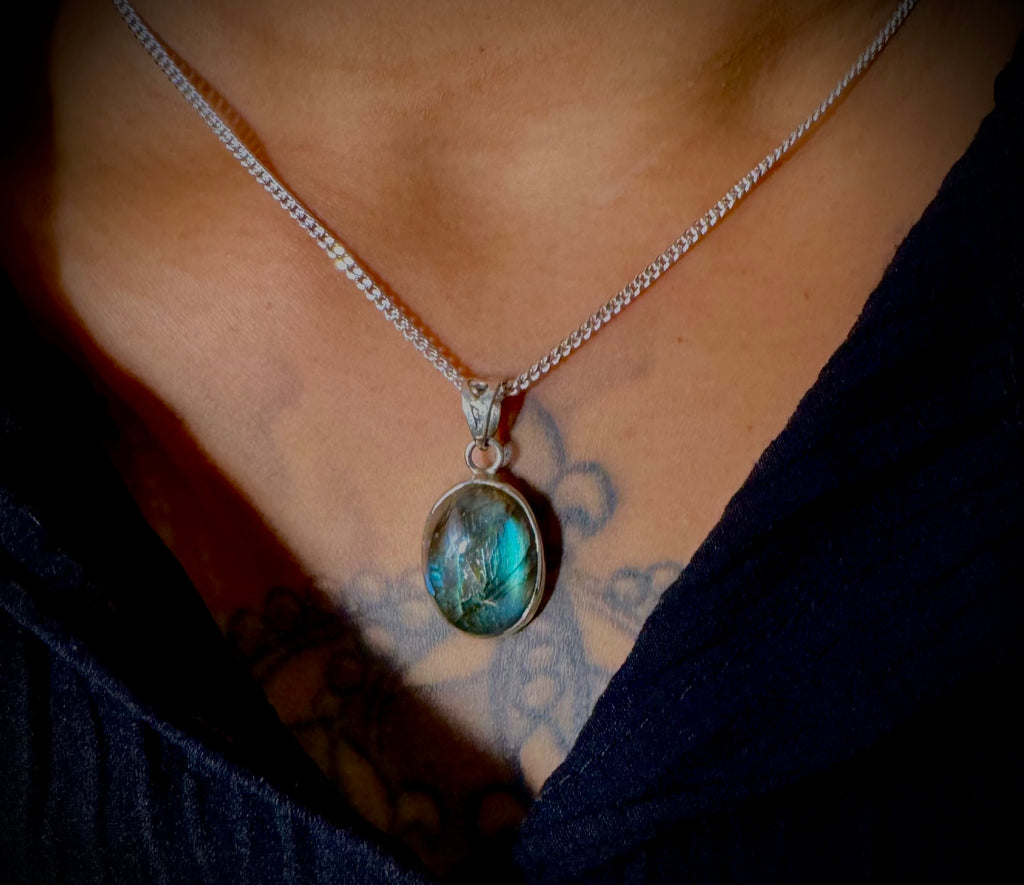 Luminous Labradorite Oval Pendant