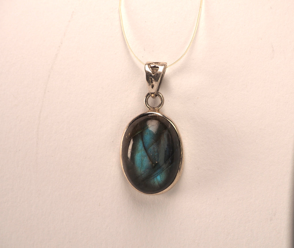 Luminous Labradorite Oval Pendant