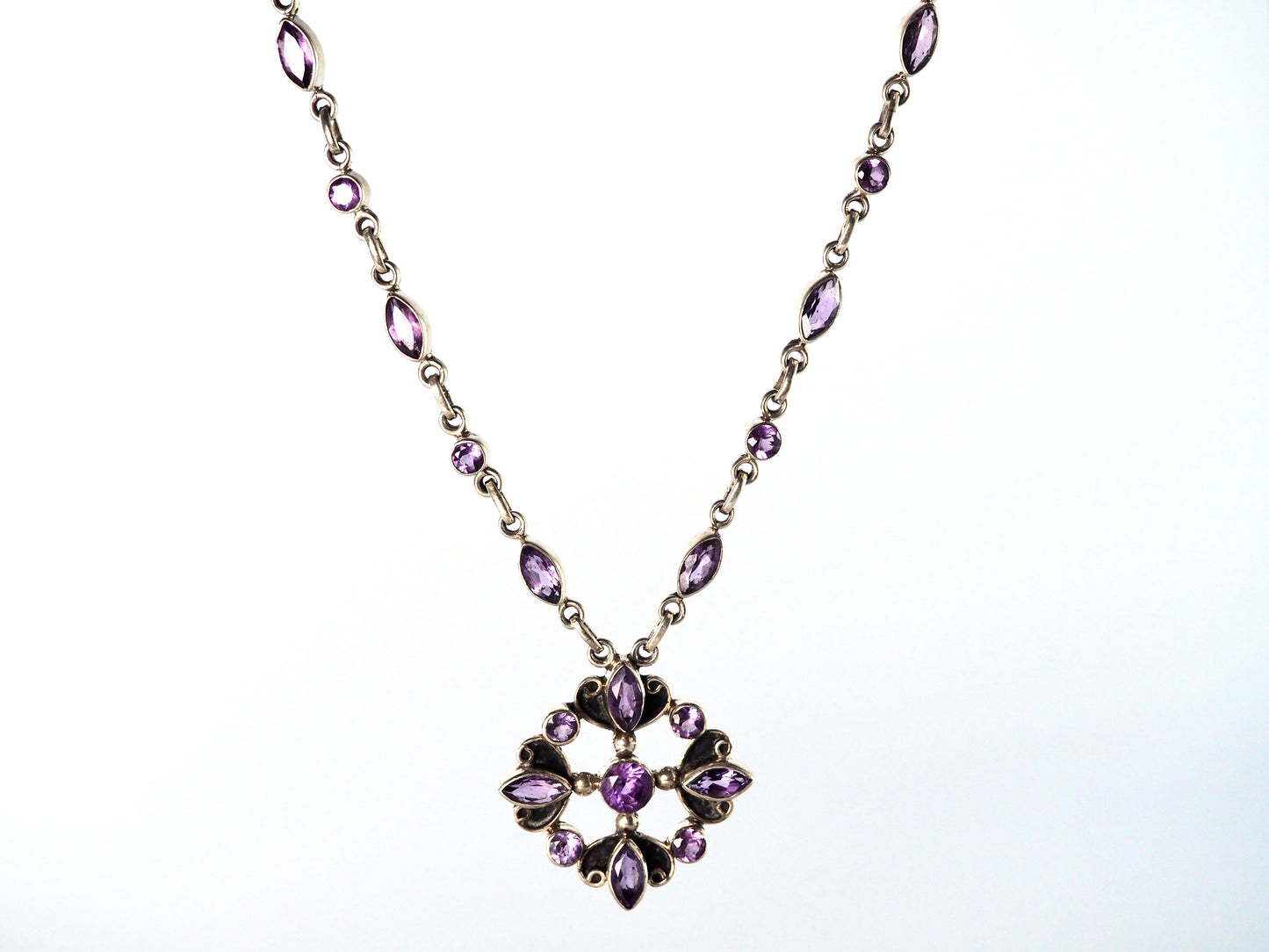 Eternal Bloom Necklace Amethist