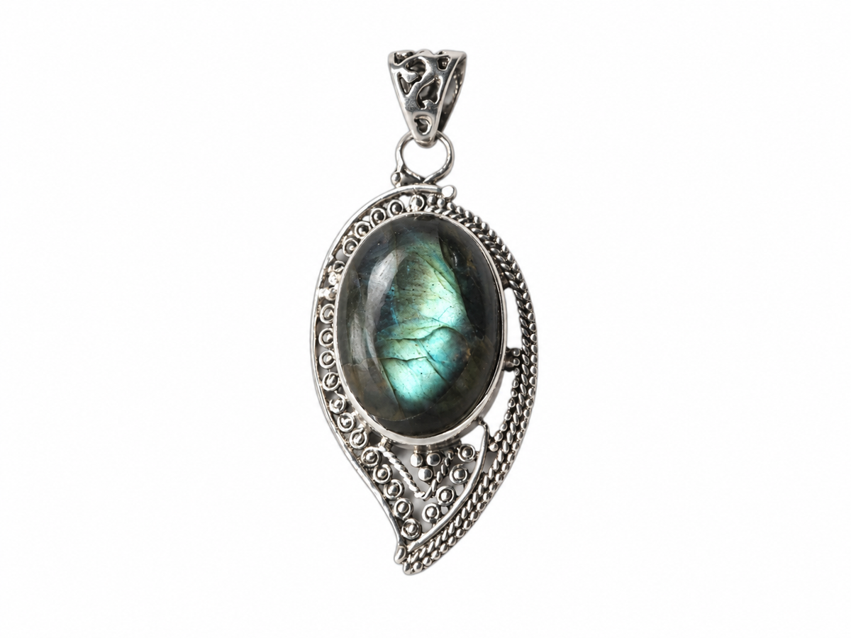 Luminous Labradorite Fosi Pendant