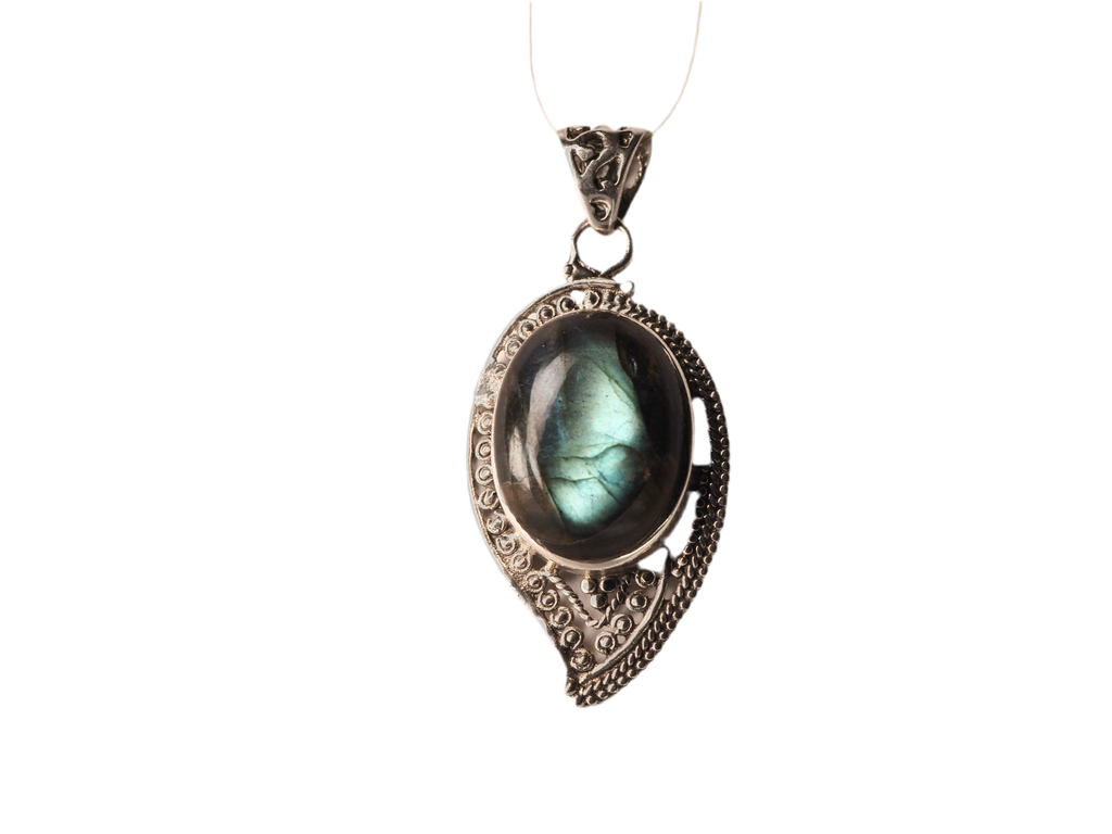 Luminous Labradorite Fosi Pendant