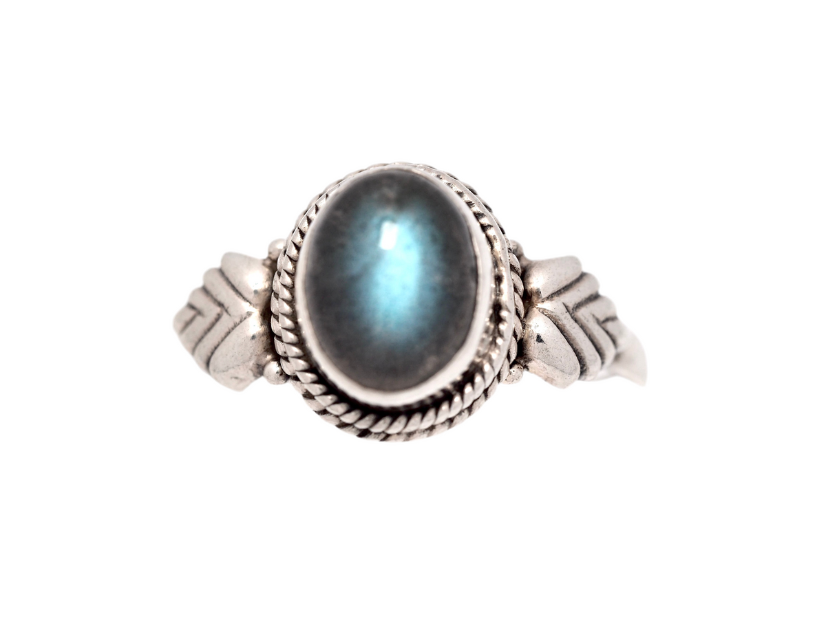 Leafi labradorite Ring