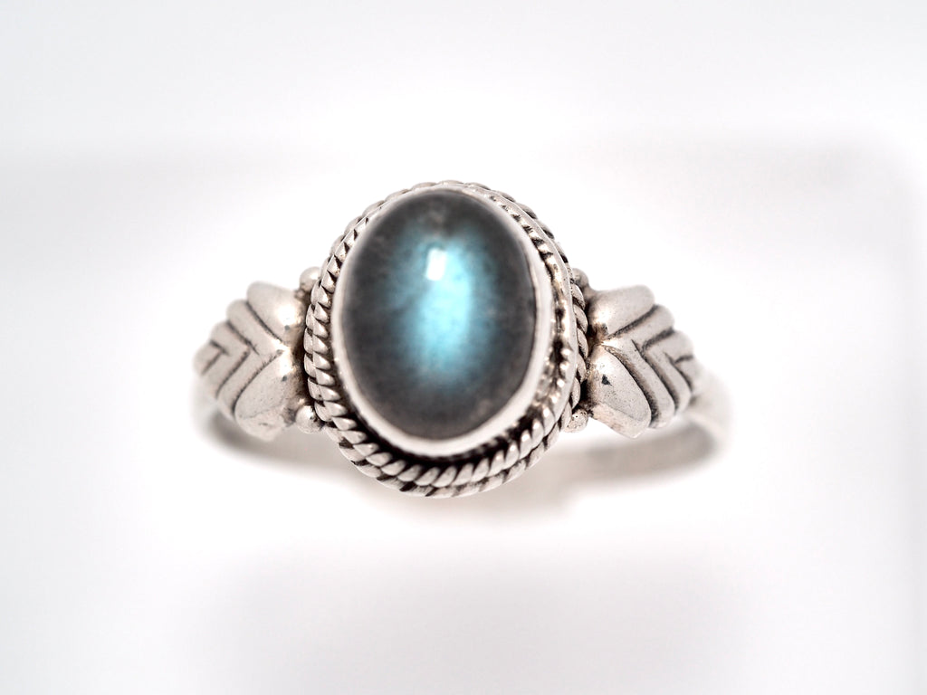 Leafi labradorite Ring
