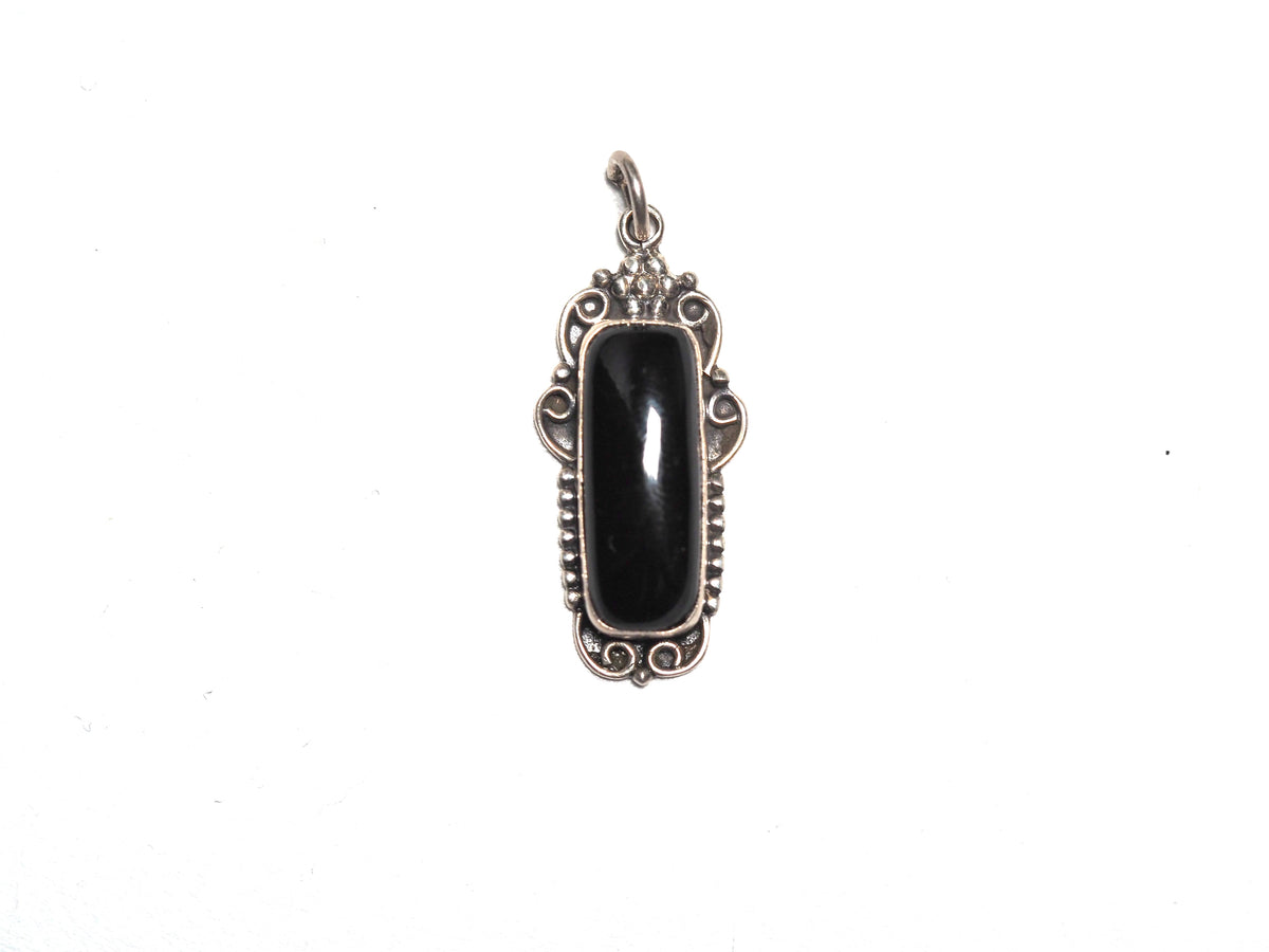 Req Onyx pendant