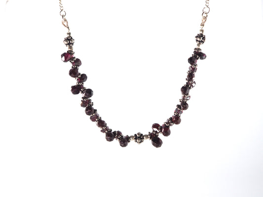 Silver Necklace with Granate