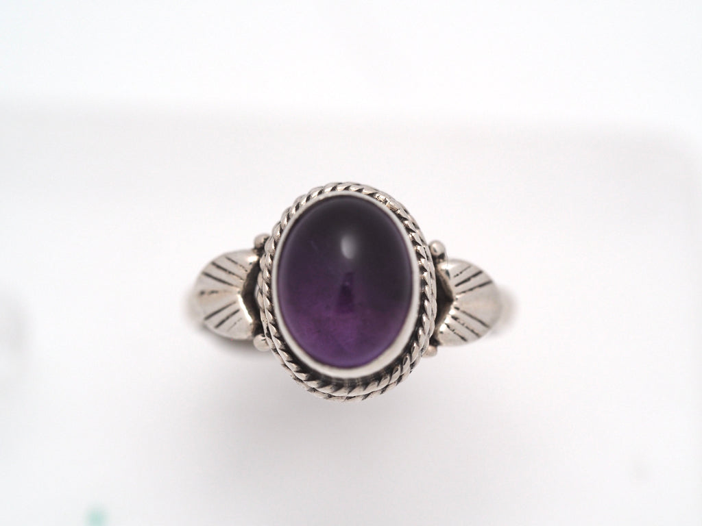 Leafi Amethist Ring